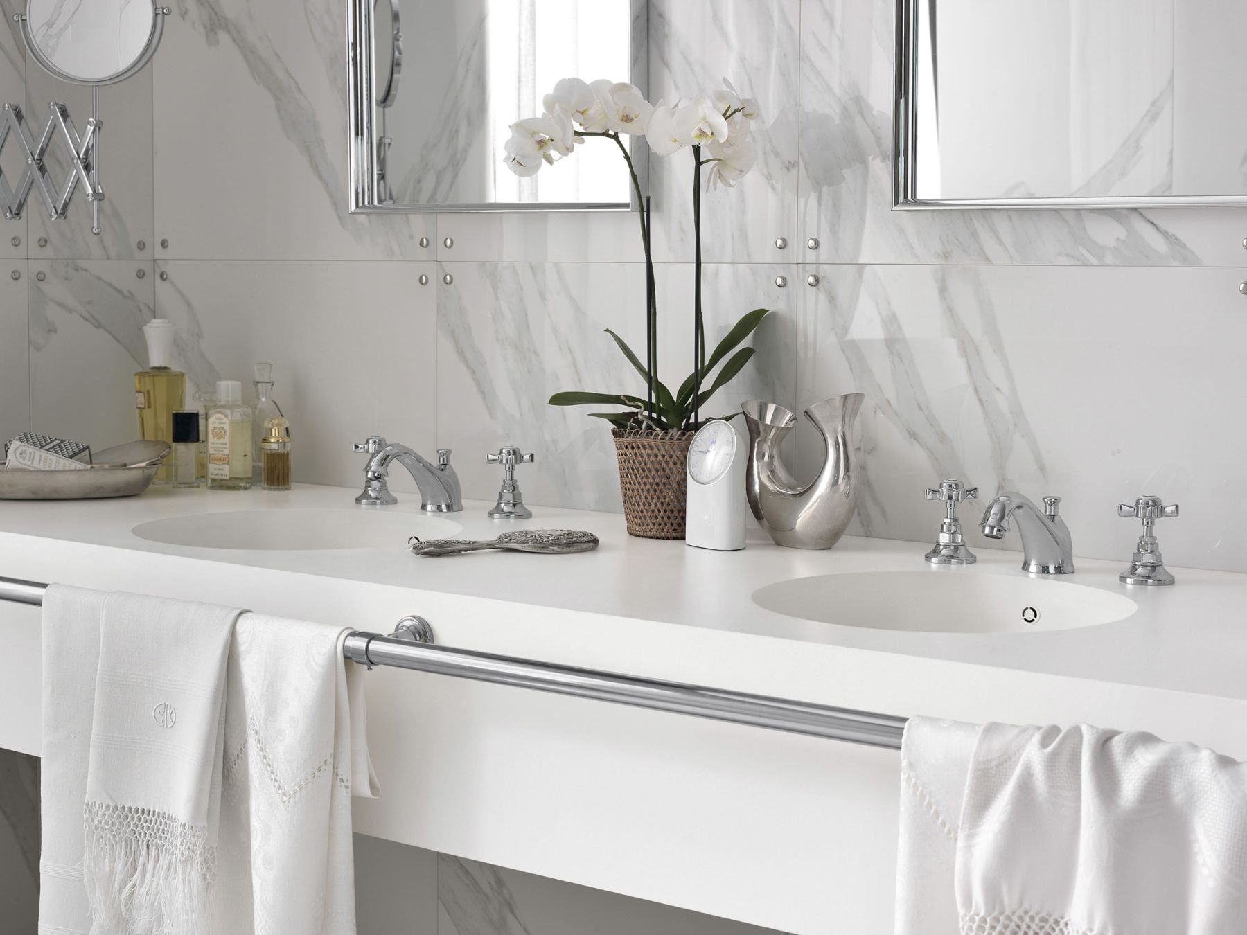 sites/corian.cz/IMG/jpg/bathroom-surface-modern-retro-purity-01.jpg